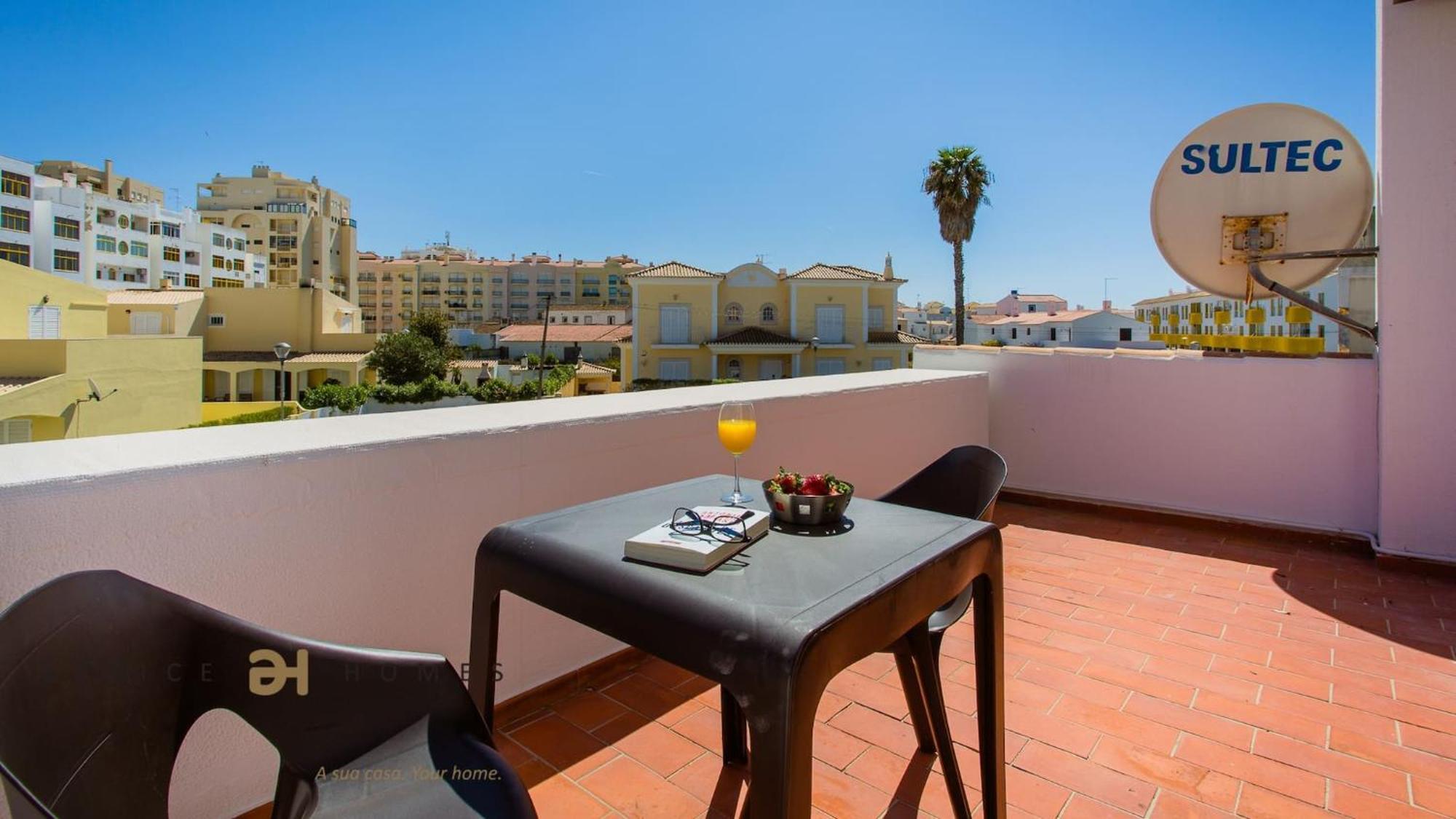 Greice Homes-650 Meters From The Beach, 4 Bedrooms Villa For Holidays In Vilamoura-Quarteira Exterior photo